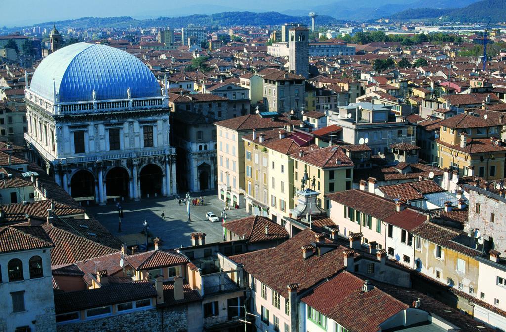 Hotel Ambasciatori Brescia Exterior foto